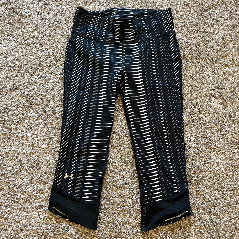 Under Armour Women’s Black and White Crop Leggings